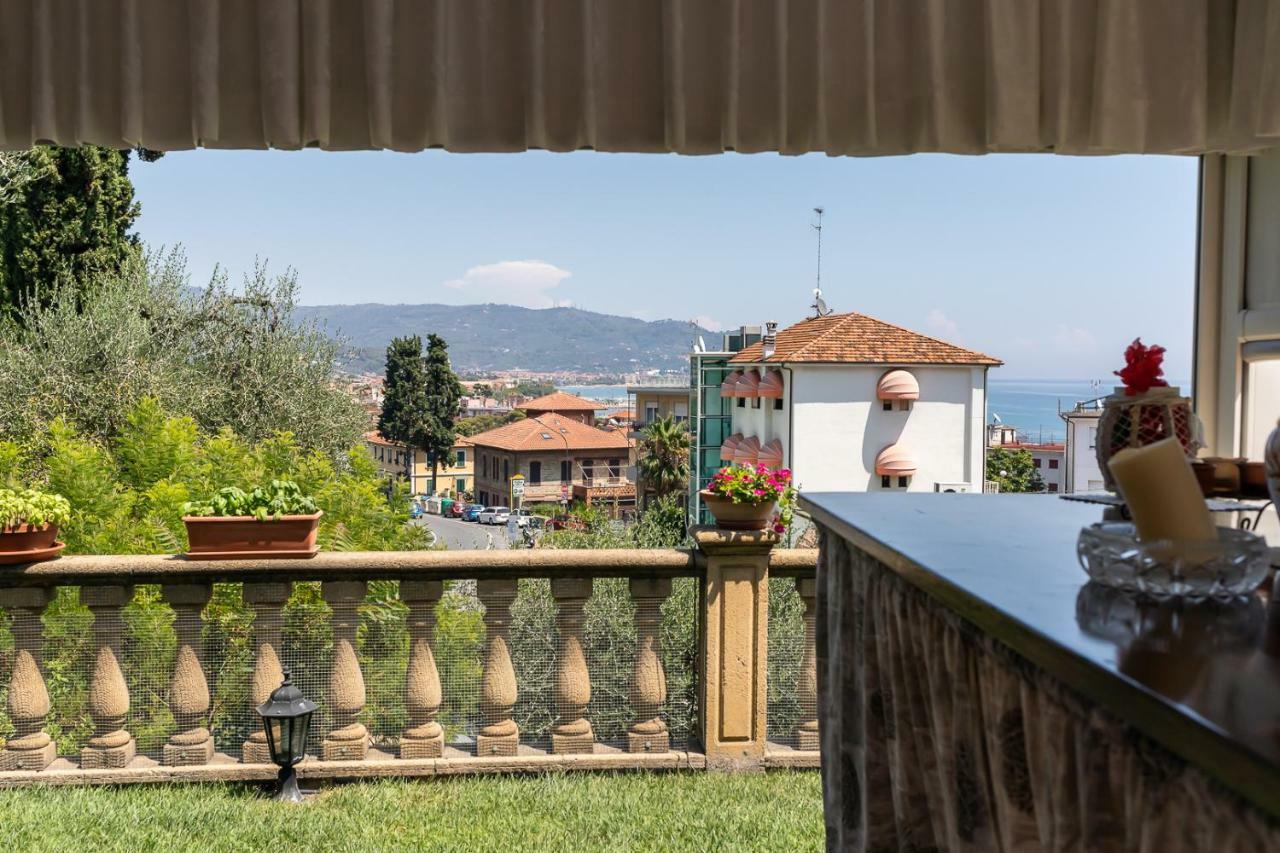 Bed and Breakfast Il Viaggio Diano Marina Esterno foto